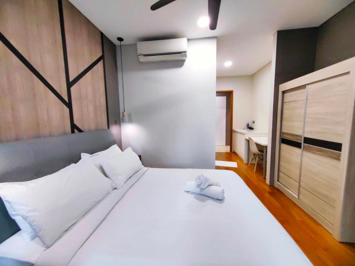 Sky Suites Klcc By Luna Suites Куала Лумпур Екстериор снимка